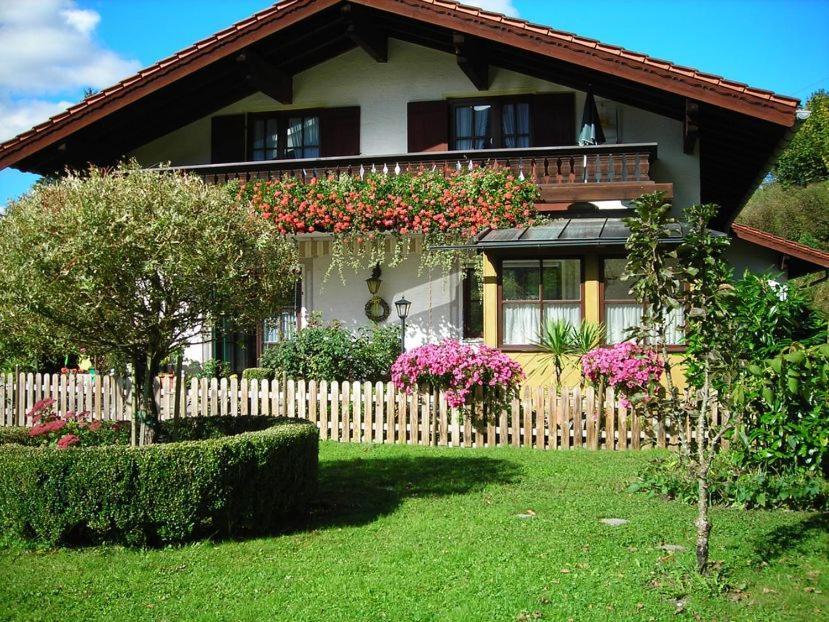 Ferienwohnung Rutz Inkl. Chiemgaukarte Ruhpolding Bagian luar foto